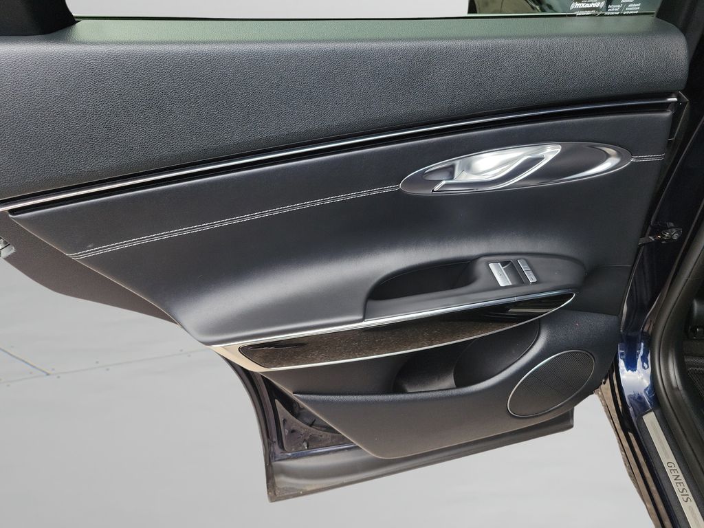 2023 GENESIS GV70 Standard - Photo 13