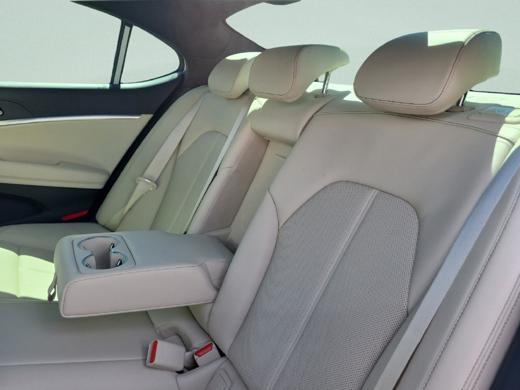 2026 GENESIS G70 Standard - Photo 11