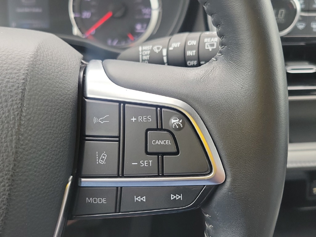 2020 Toyota Highlander LE - Photo 24
