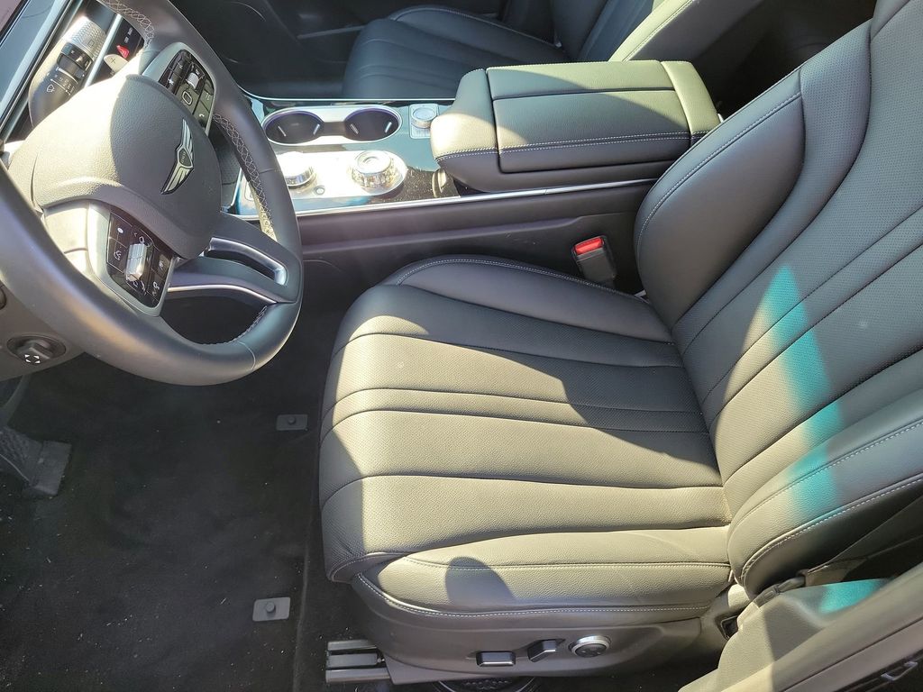 2025 GENESIS GV80 Standard - Photo 24