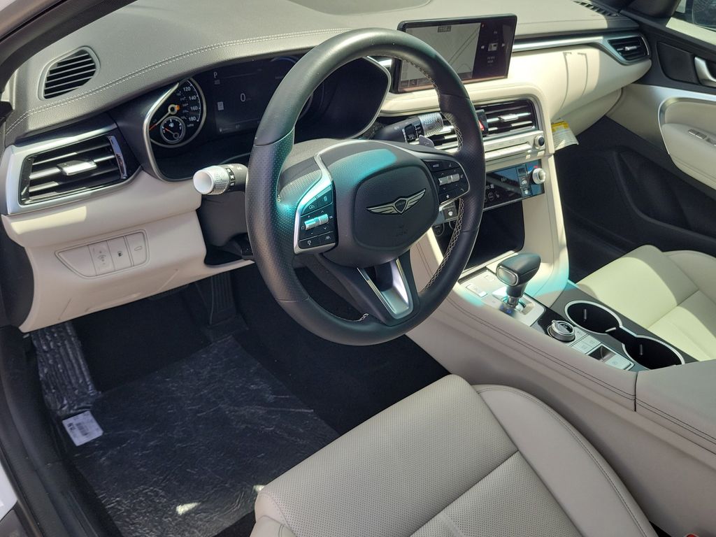 2025 GENESIS G70 Standard - Photo 13