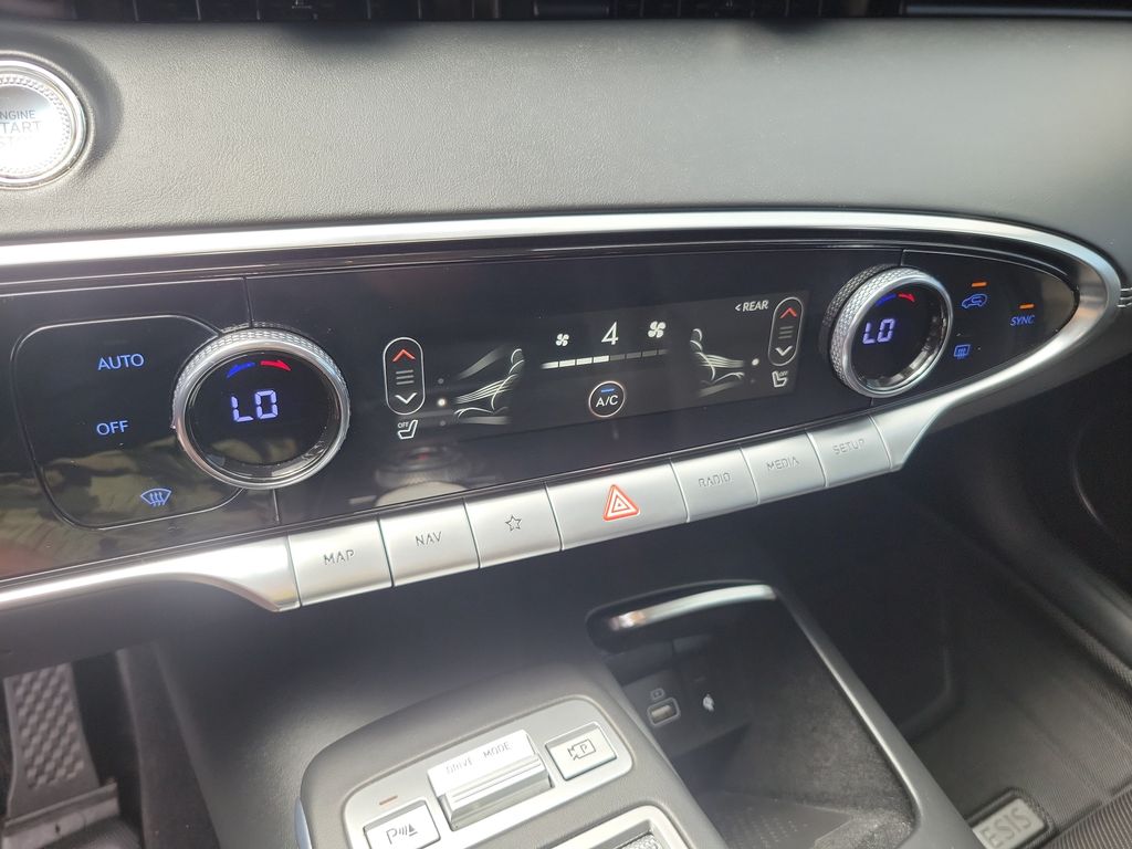 2023 GENESIS GV70 Standard - Photo 30