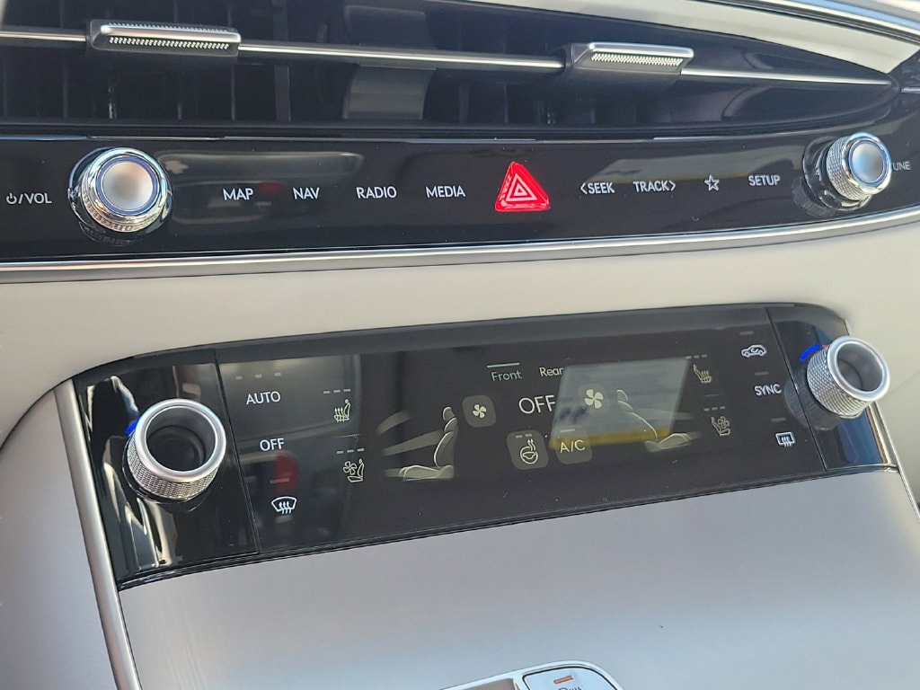 2026 GENESIS GV70 Advanced - Photo 18