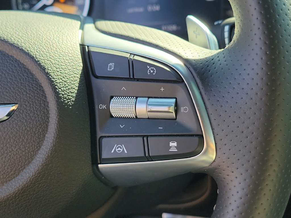 2023 GENESIS G70 Standard - Photo 20