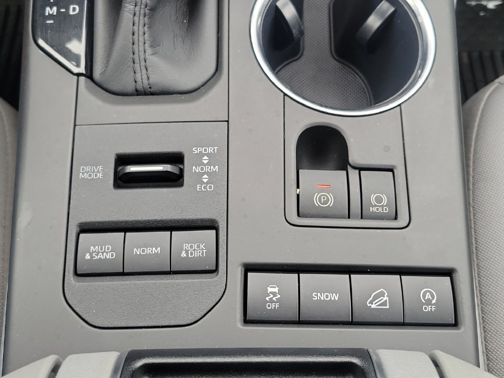 2020 Toyota Highlander LE - Photo 28