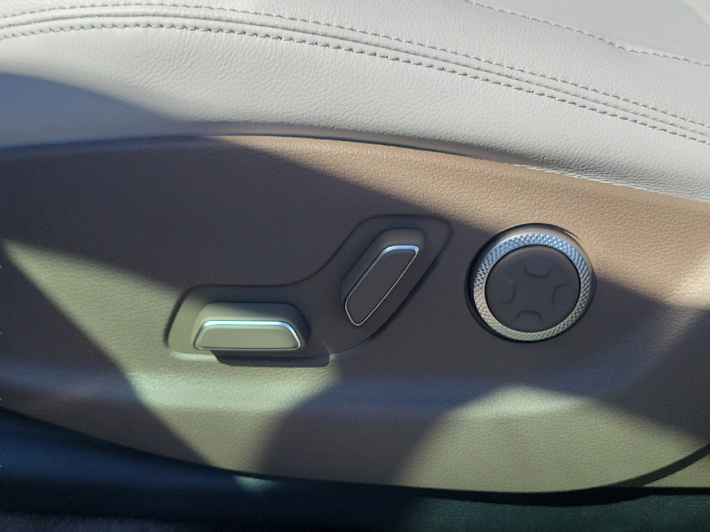 2026 GENESIS GV70 Advanced - Photo 28