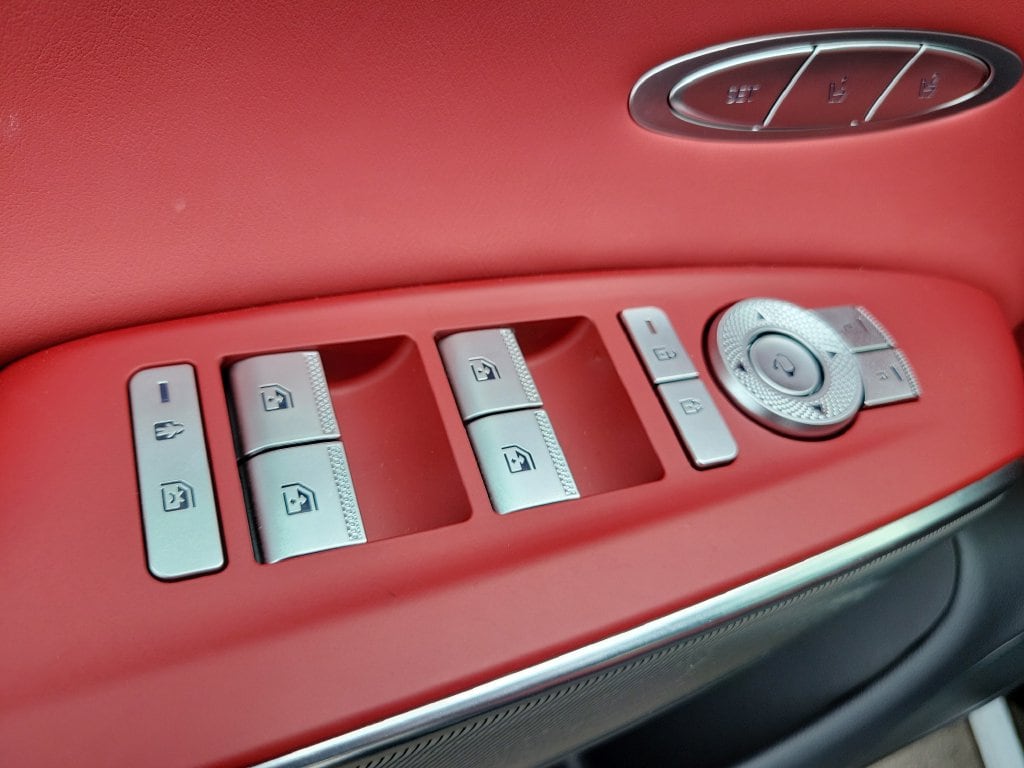 2026 GENESIS GV70 Sport Advanced - Photo 31