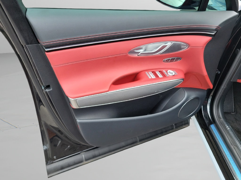 2026 GENESIS GV70 Sport Advanced - Photo 16