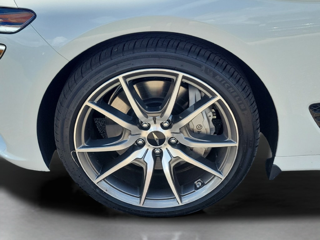 2026 GENESIS G70 Standard - Photo 7