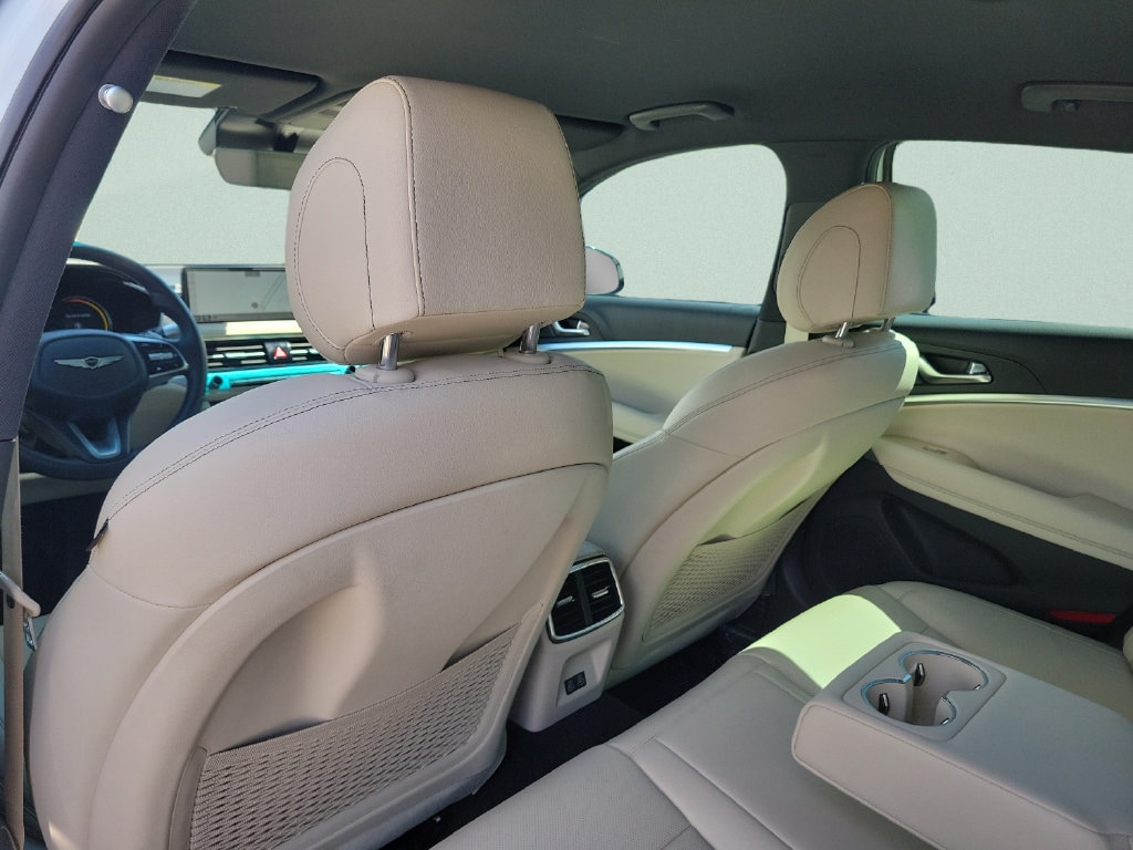 2026 GENESIS G70 Standard - Photo 10