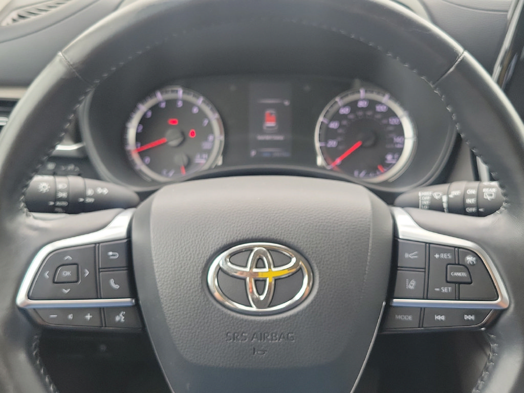 2020 Toyota Highlander LE - Photo 22