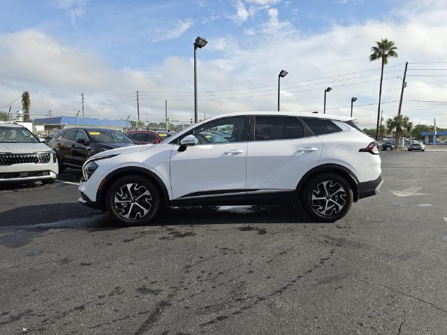2025 Kia Sportage EX - Photo 13