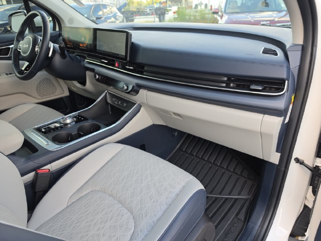 2025 Kia Carnival EX - Photo 23