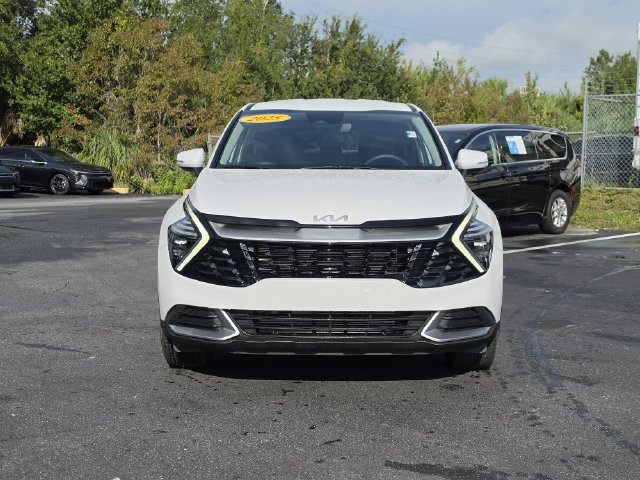 2025 Kia Sportage EX - Photo 17