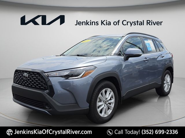 2023 Toyota Corolla Cross LE - Photo 16
