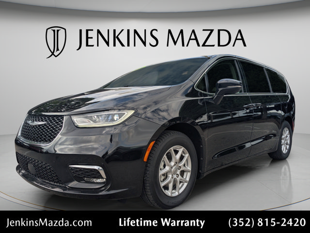 Used 2024 Chrysler Pacifica Touring L Minivan/Van