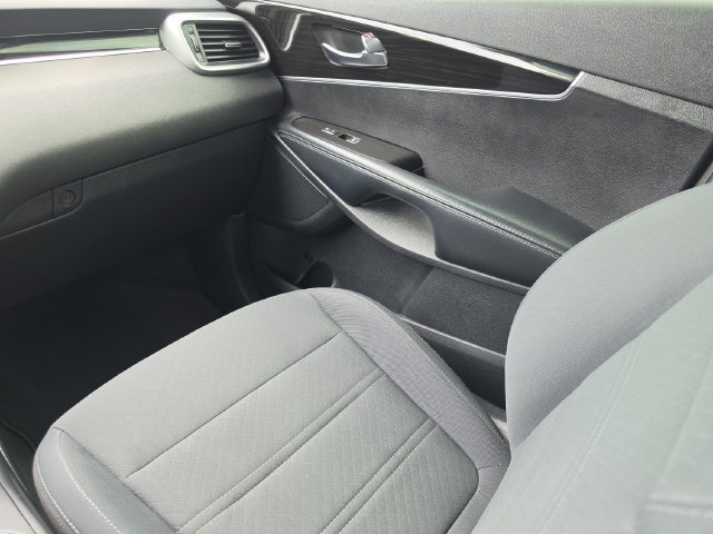 2019 Kia Sorento LX - Photo 25