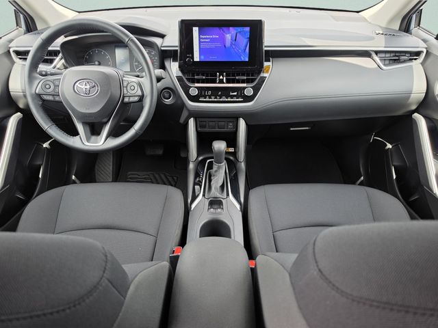 2023 Toyota Corolla Cross LE - Photo 23