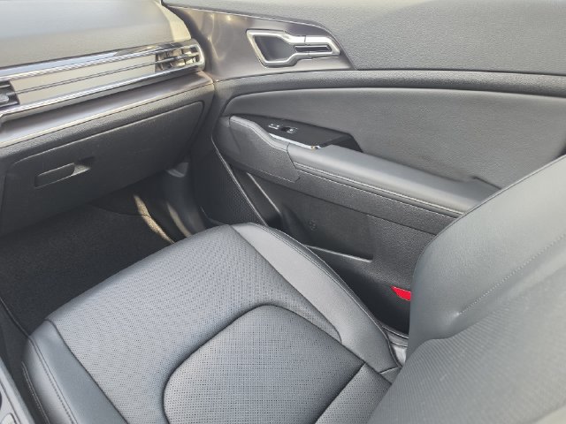 2025 Kia Sportage EX - Photo 25
