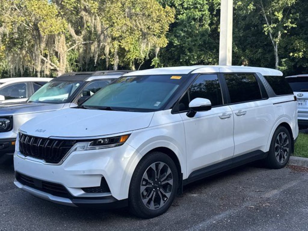 Certified 2024 Kia Carnival EX Minivan/Van