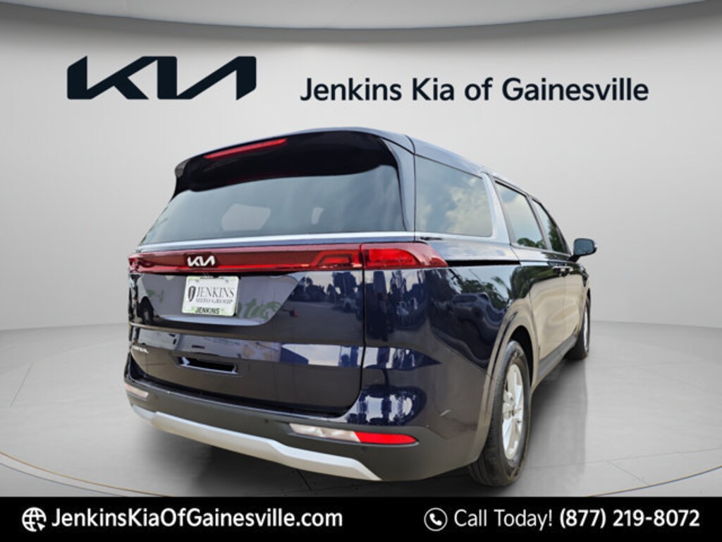 Used 2024 Kia Carnival LX Minivan/Van