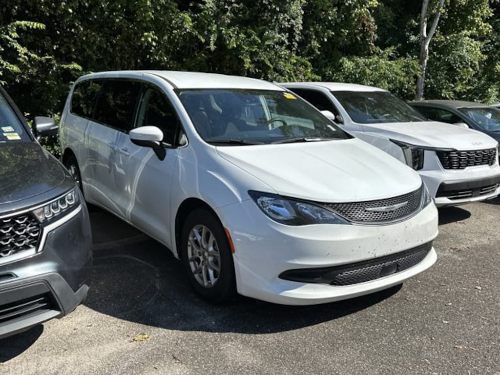 Used 2023 Chrysler Voyager LX Minivan/Van
