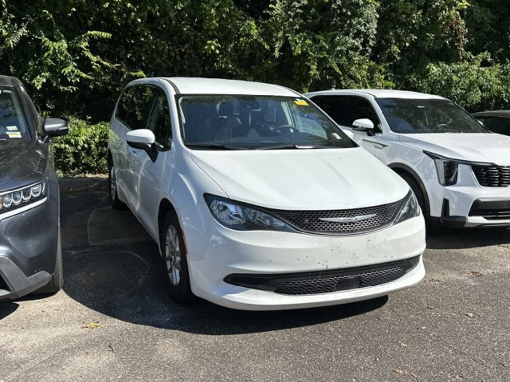 Used 2023 Chrysler Voyager LX Minivan/Van