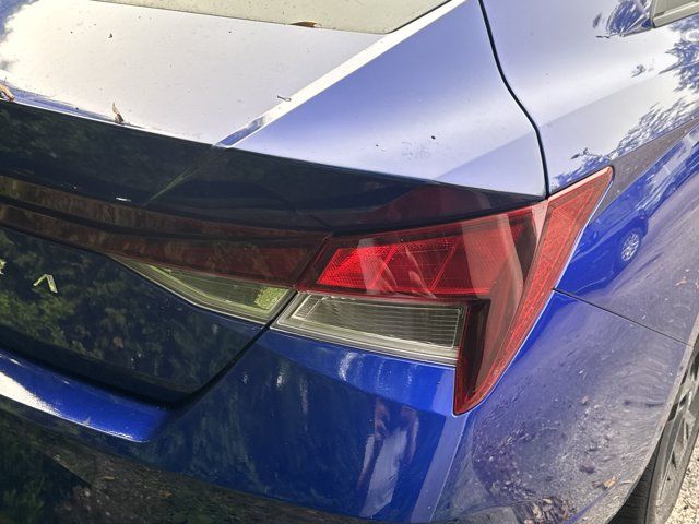2021 Hyundai Elantra SEL - Photo 7