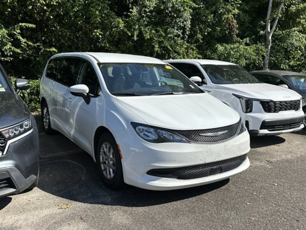 Used 2023 Chrysler Voyager LX Minivan/Van