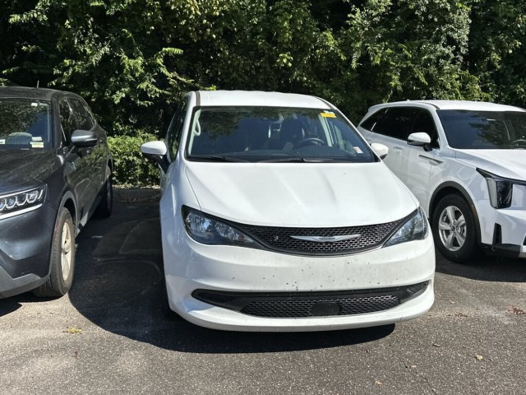 Used 2023 Chrysler Voyager LX Minivan/Van