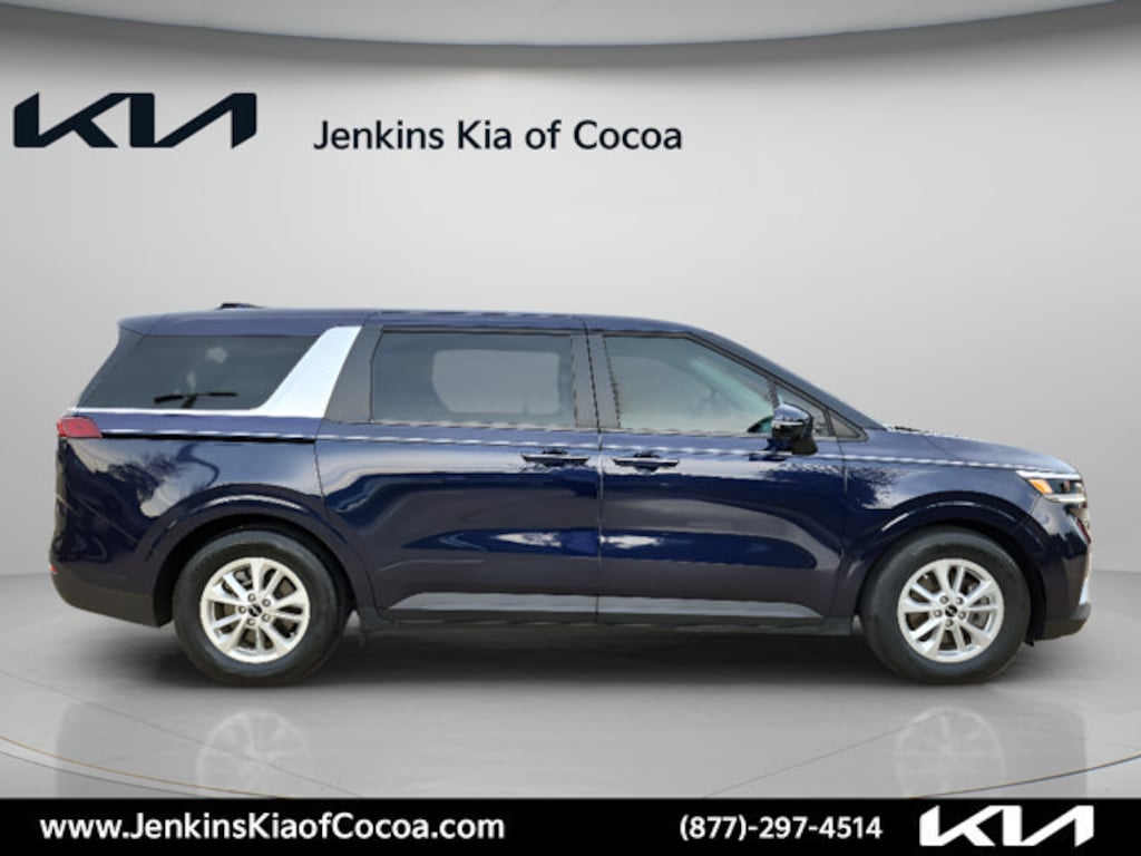Used 2024 Kia Carnival LX Minivan/Van