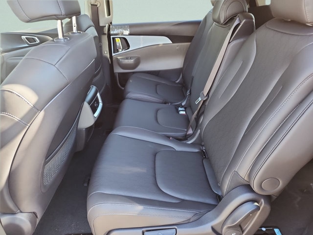 2026 Kia Carnival LXS - Photo 15