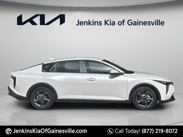 New 2026 Kia K4 LXS Sedan