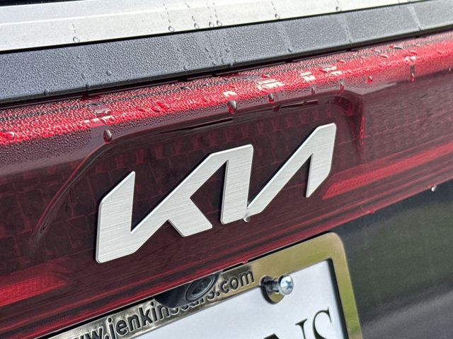 2023 Kia Carnival SX Prestige - Photo 11