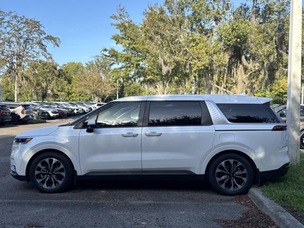 Certified 2024 Kia Carnival EX Minivan/Van