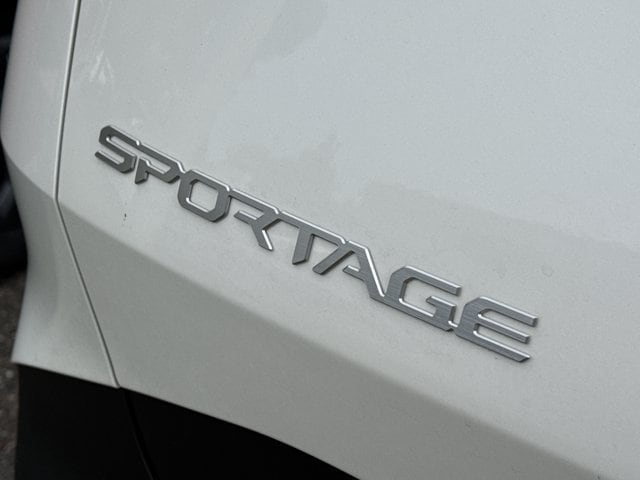 2025 Kia Sportage LX Hybrid - Photo 10