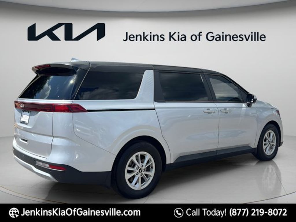Used 2023 Kia Carnival LX Seat Package Minivan/Van
