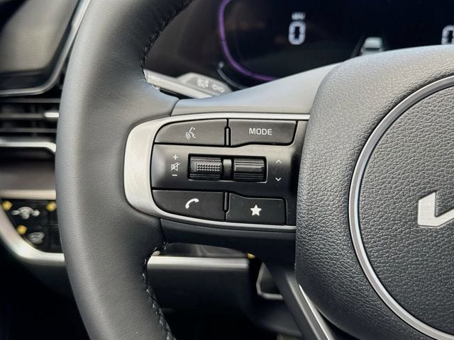 2025 Kia Sportage EX - Photo 26