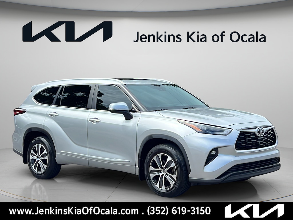 Used 2024 Toyota Highlander LE SUV
