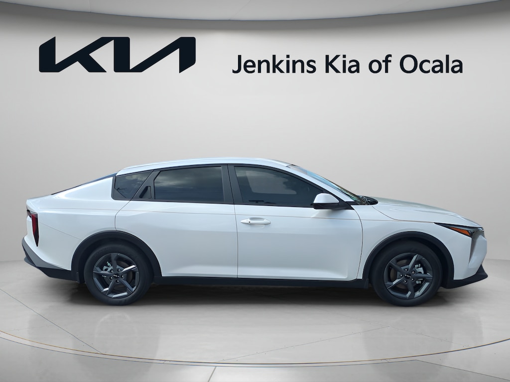 New 2026 Kia K4 LXS Sedan