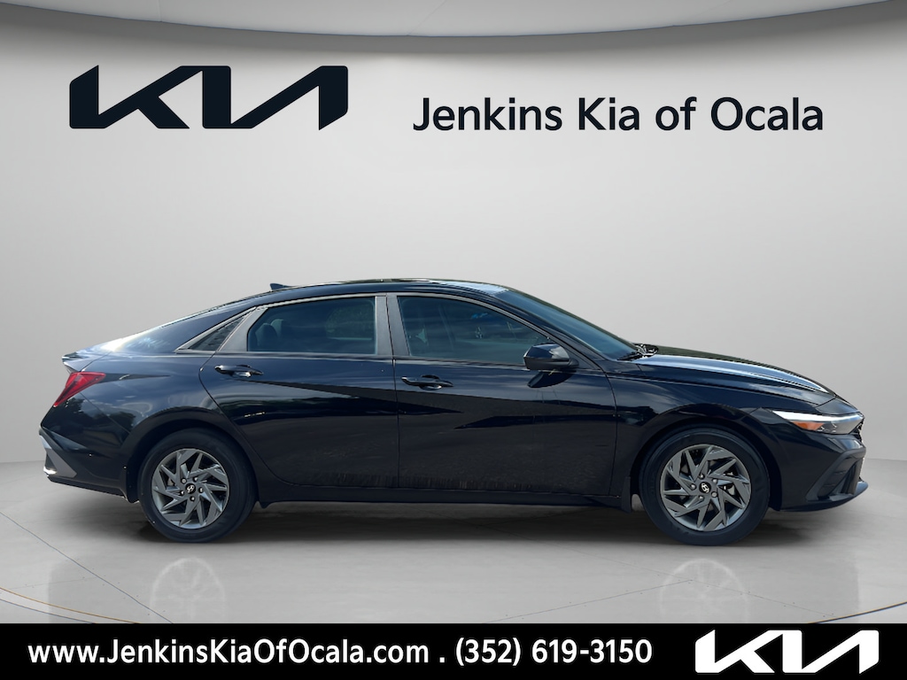 Used 2024 Hyundai Elantra SEL Sedan