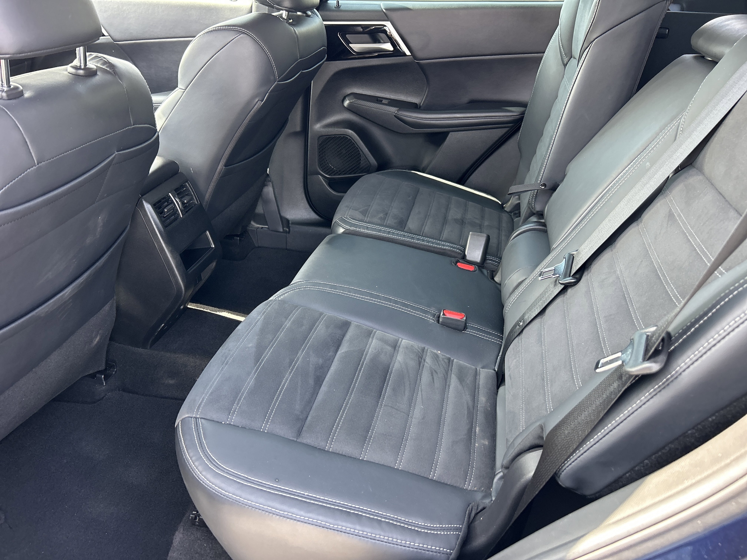 2023 Mitsubishi Outlander SE - Photo 17