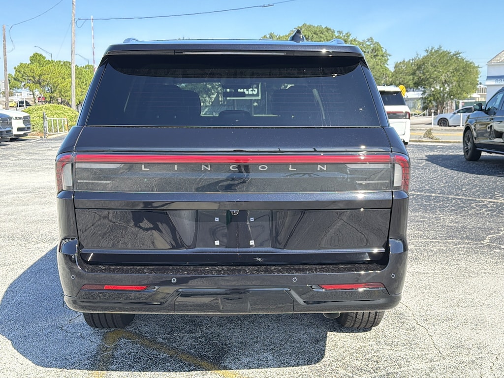 New 2027 Lincoln Navigator Premiere SUV