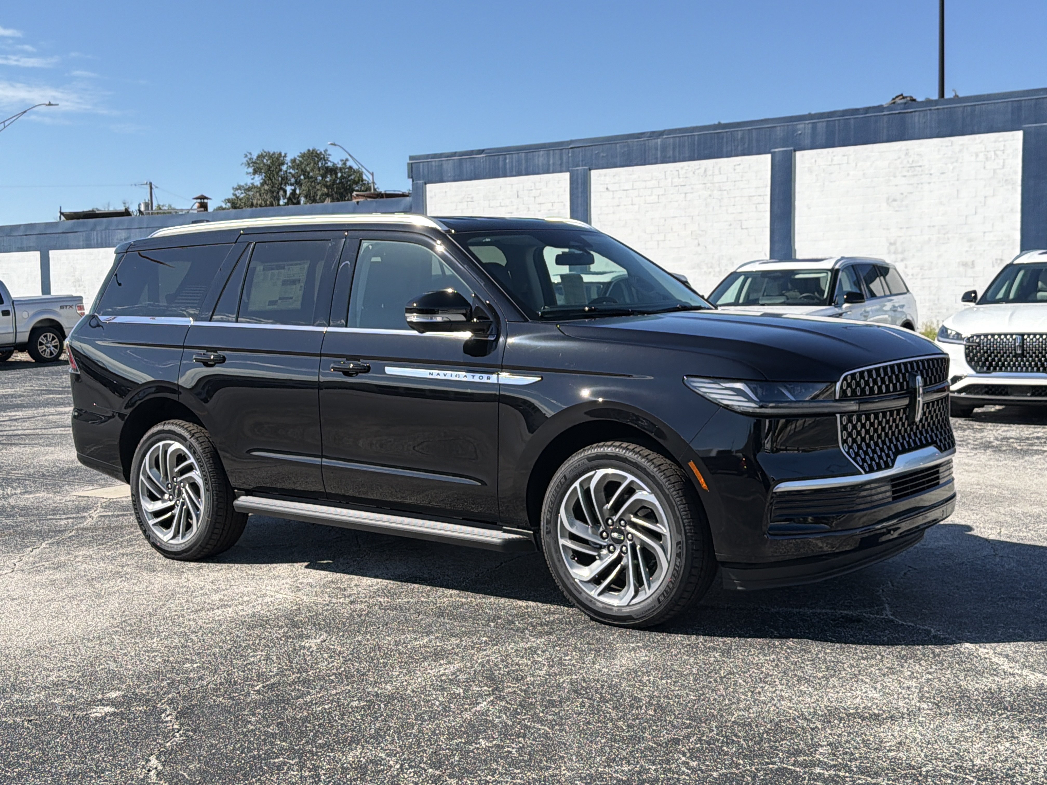 2027 Lincoln Navigator Premiere SUV
