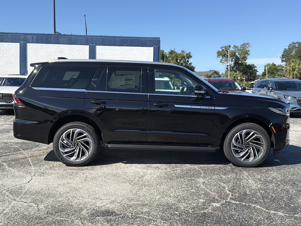 New 2027 Lincoln Navigator Premiere SUV