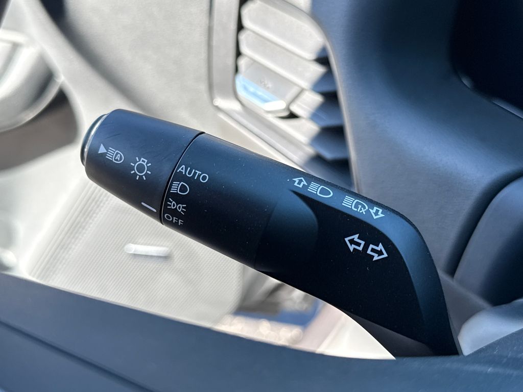 2026 Nissan Sentra SR - Photo 38