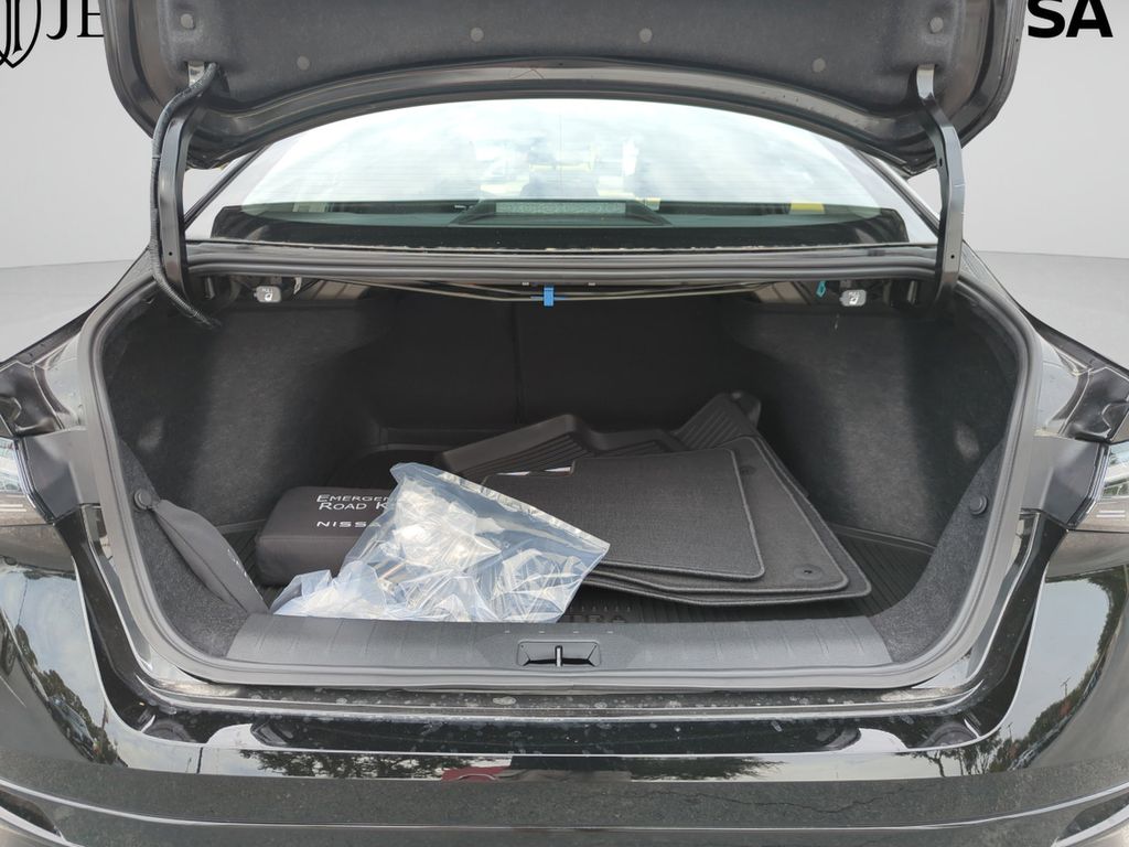 2026 Nissan Sentra SR - Photo 34