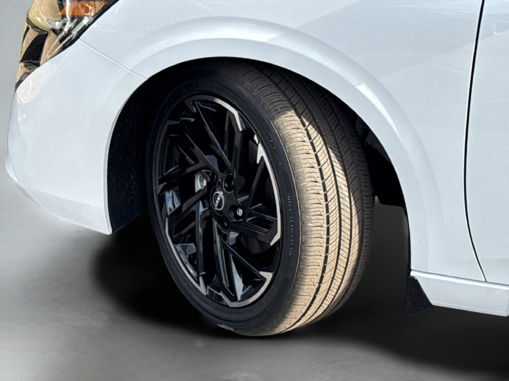 2026 Nissan Sentra SR - Photo 45