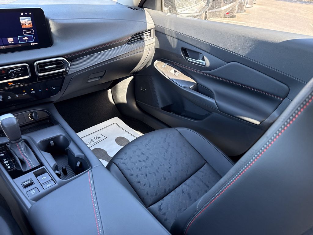 2026 Nissan Sentra SR - Photo 26