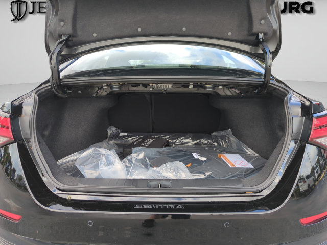 2025 Nissan Sentra SR - Photo 14